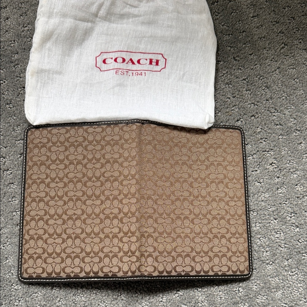 NWOT Coach Tan and Brown Signature Canvas - Picture 4 of 4